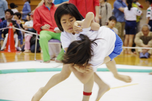 取り組みを行う女子の部の画像