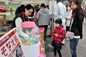 防災クイズにチャレンジする市民の画像