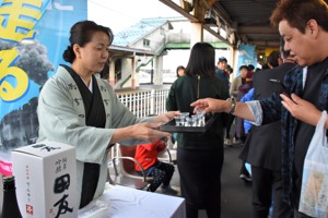 日本酒のふるまいの画像