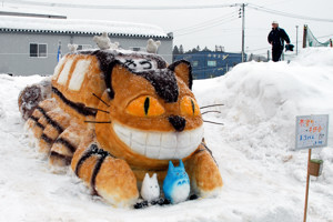 ネコバスの雪像の画像