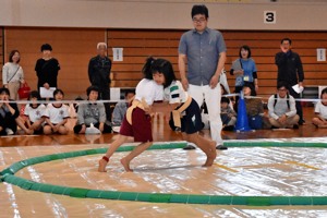 女子の部の取組の画像