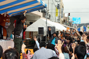 ヤンさんによるジャンケン大会の画像