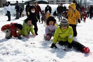 雪上幼児レースの画像