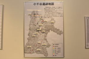 小千谷市の地図に遺跡の場所が示されている画像