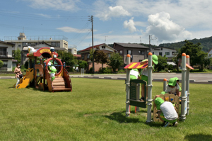 さまざまな遊具の画像