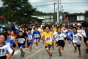 子どもたちのスタートの画像