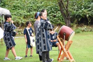 お囃子で会場を盛り上げる土川有志会の画像