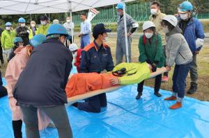 負傷者応急処置訓練の画像