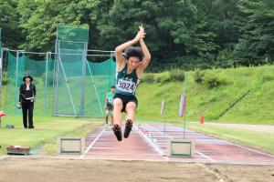 中学生男子走幅跳の画像