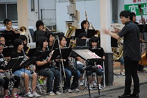 小千谷高校吹奏楽部による演奏の画像