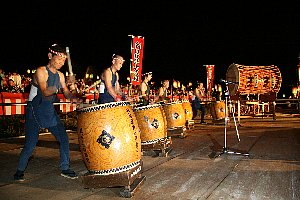 片貝花火太鼓の演奏の様子の画像