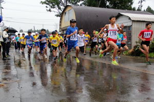 小学校4年生以上男子の部のスタートの画像