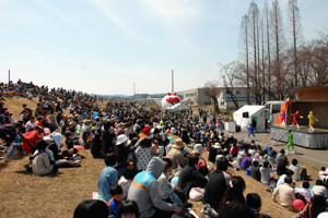 桜まつり会場全景の画像