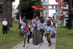 豊年獅子舞の画像