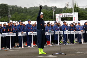 選手宣誓をする小千谷市第8分団選手の画像