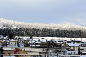 市役所屋上から市内雪景色（8日）の画像