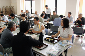 試食会全体の画像