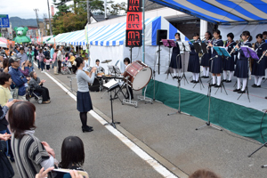 東小千谷中学校吹奏楽部の演奏の画像