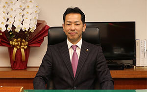 小千谷市市長